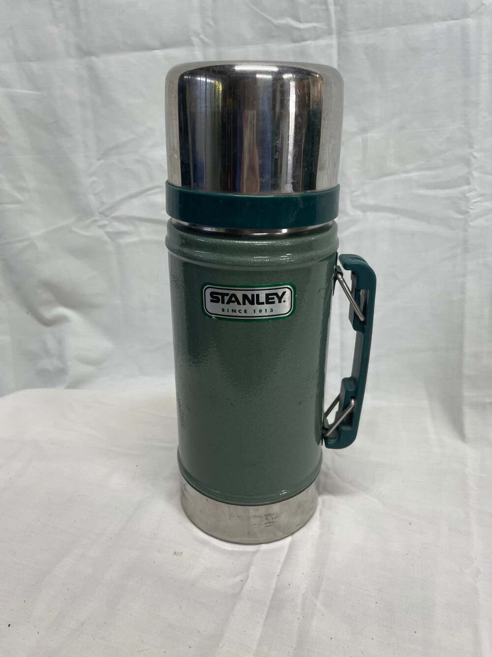 Vintage Stanley 24 Oz .7 Liter Vacuum Bottle In Green With Green Handle